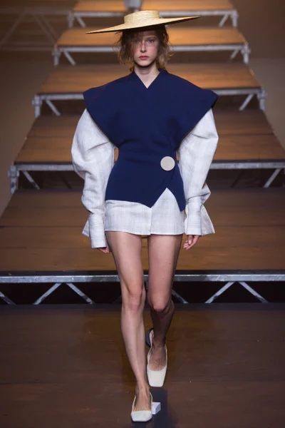 Look 12